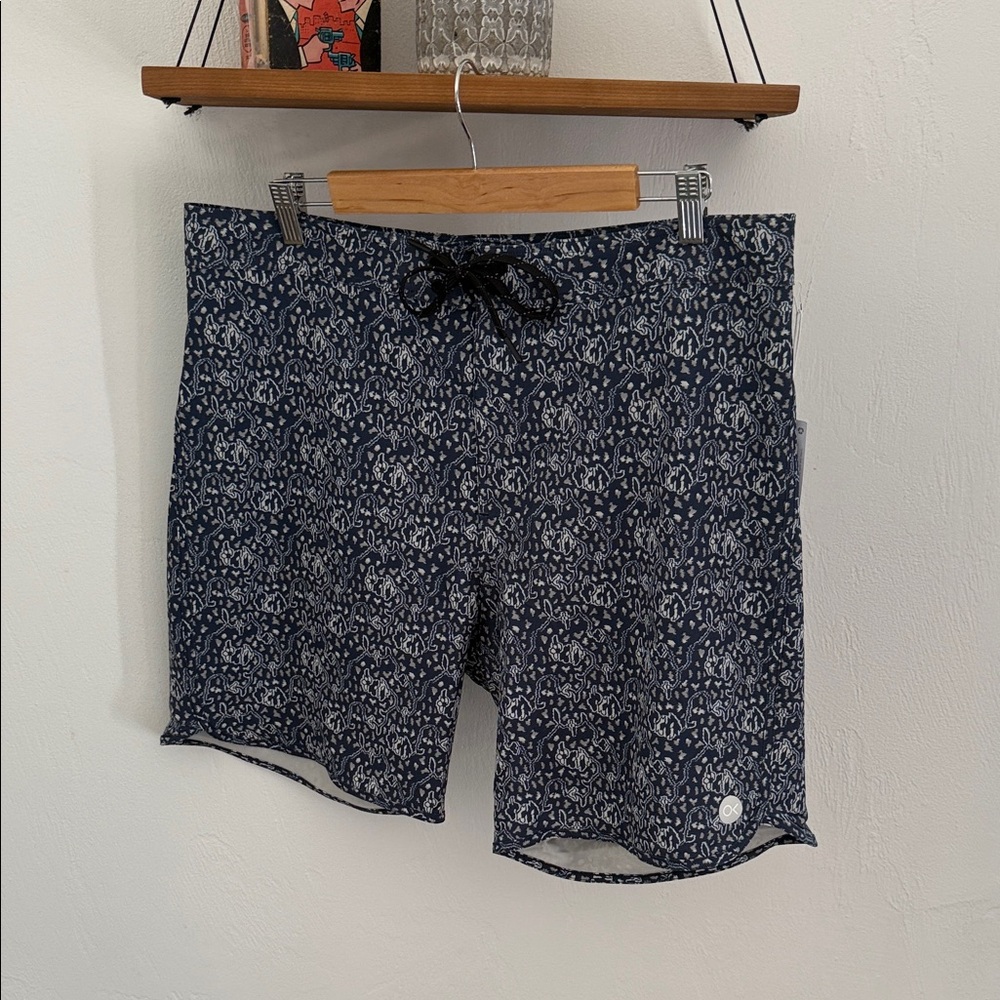 NWT Outerknown Scalloped Board Shorts - Size 35